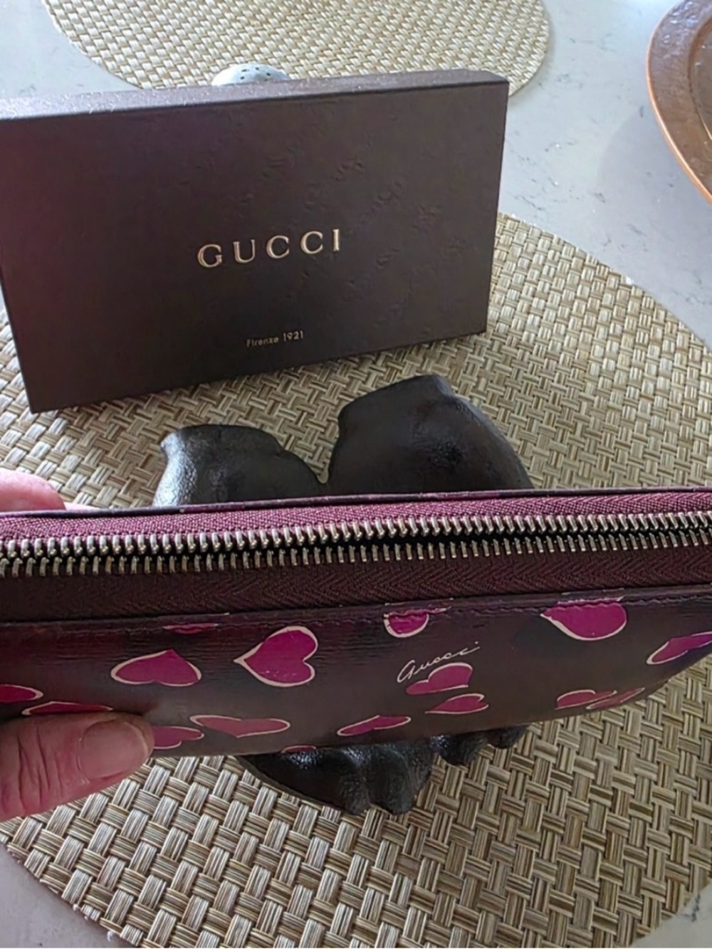 Gucci Burgundy Wallet with Pink Heart Print - Picture 9 of 11